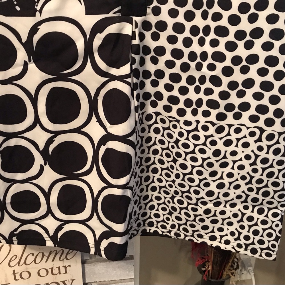 New! Modlily Split Neck Roll Cuff Circle Print Top - image 4